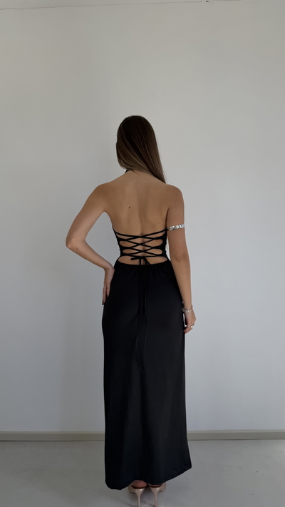 vestido largo al cuello con espalda p/atar 
