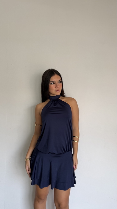 vestido corto al cuello con volados  