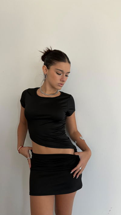 baby tee básica irregular 