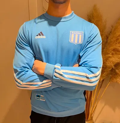 PROMO OTOÑO 🍂• Buzo retro Adidas Racing (mod. todo celeste)