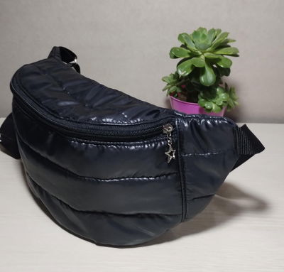 Maxi Riñonera puffer negra