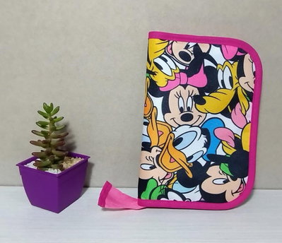 Porta libreta sanitaria y documentos Mickey y sus amigos