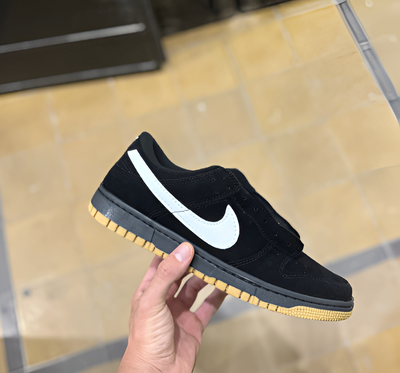 Nike Dunk Black Gum
