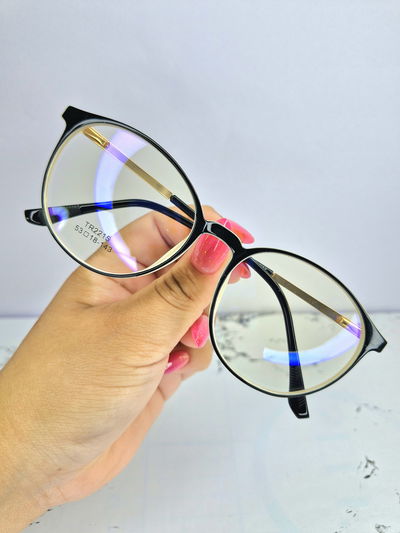 Armazón  Abril - Negro y blanco