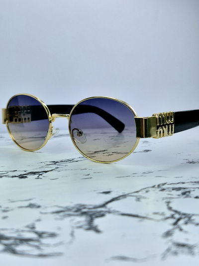 Gafas de sol - Miu Miu ovalado negro