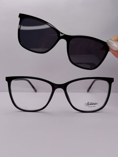 Clip on Minerva - Negro