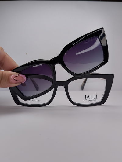 Clip on Savage - Negro