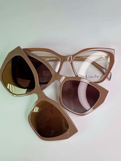 Clip on Premium Kaia marrón