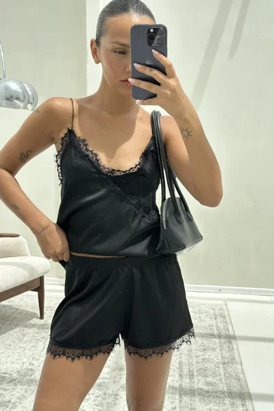 Short Lola