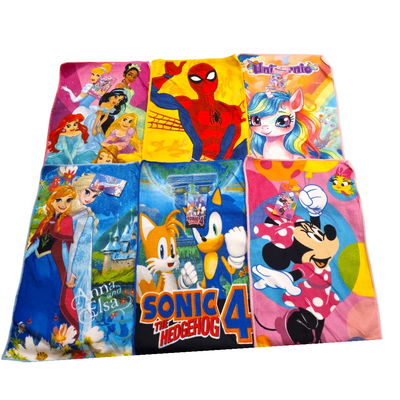 Docena toallitas de mano personajes infantiles SURTIDA
