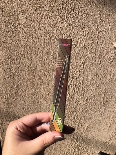 Lápiz para cejas con cepillo
