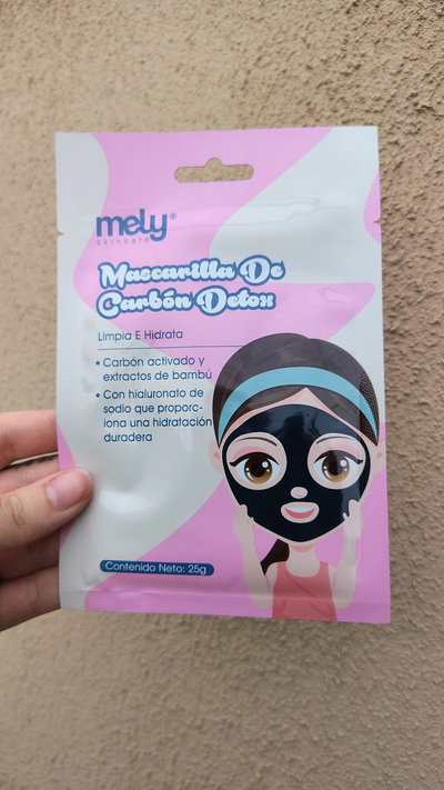 Mascarilla de Carbón Activado Mely
