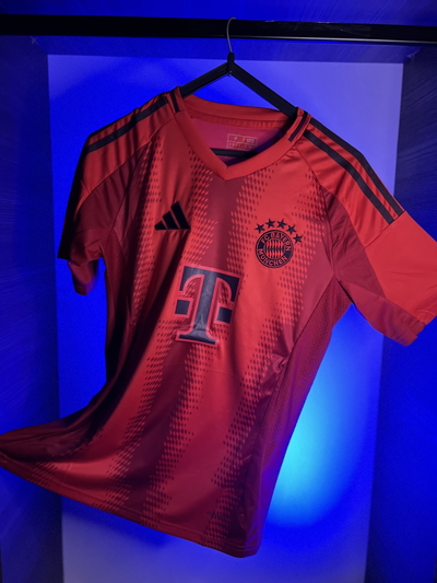 Bayern Munich titular Adidas (FAN) Temp 2025