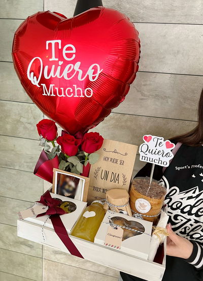 Desayuno Especial con Globo y 3 rosas