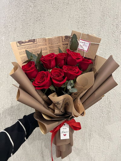 Ramo de 8 rosas importadas