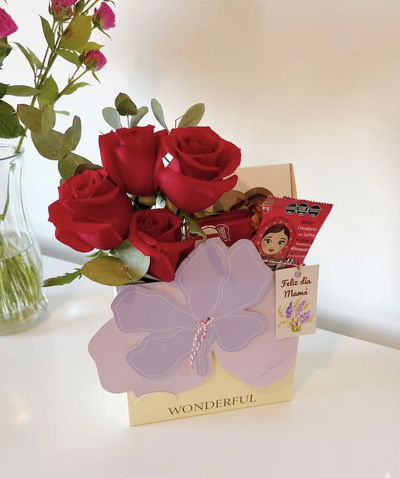 Cajita con rosas importadas y chocolates 