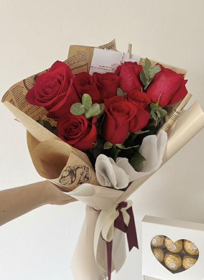 Ramo 8 rosas Importadas + cajita de 6 bombones