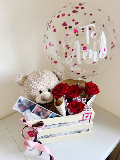 Canasta de desayuno con Peluche, rosas, globo