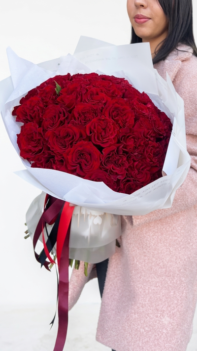 Ramo de 50 rosas importadas 