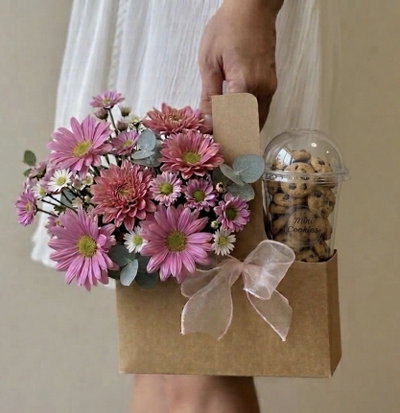 Maletita de flores y galletitas 
