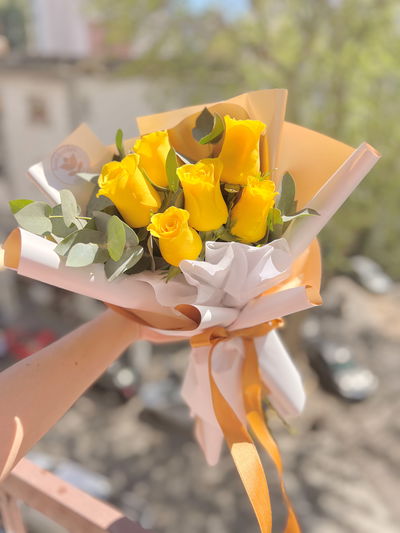 Ramo de 6 rosas importadas amarillas 