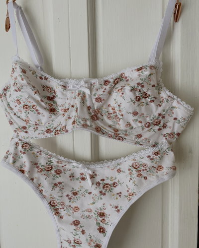SET MARGOT
