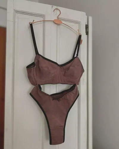 SET MARGOT