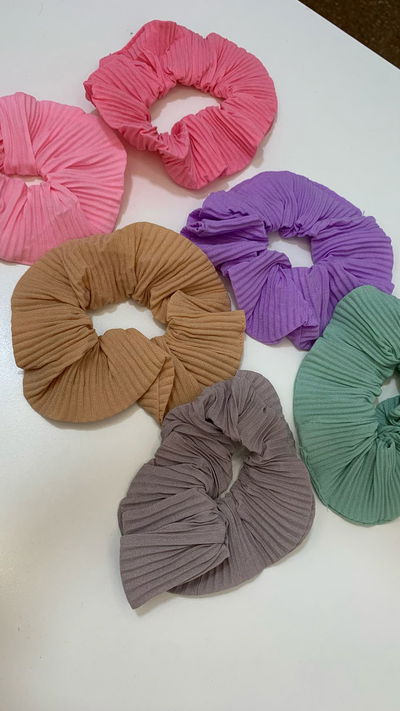 SCRUNCHIE PLISADO