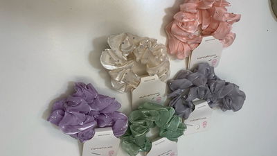 SCRUNCHIE CON BRILLO POR PAR