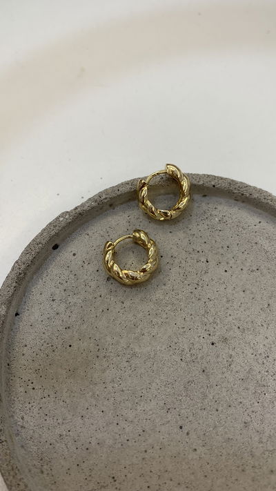 ARGOLLAS TULUM 5MM-1.4CMD  ACERO DORADO