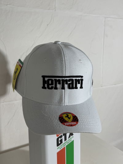 Gorra ferrari 2