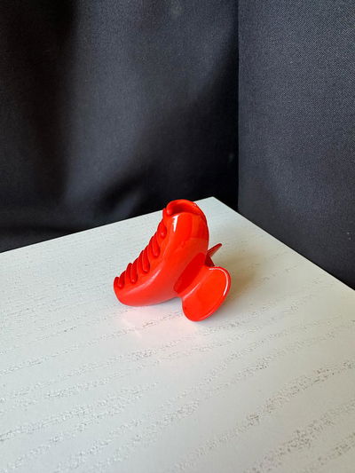 BROCHE ROJO