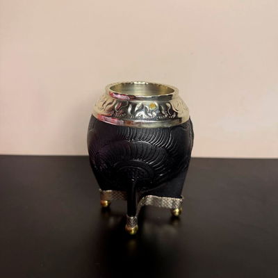 Mate Torpedo PREMIUM, Virola Alpaca, Cuero TALLADO, Base y Bolitas. - Modelo 1