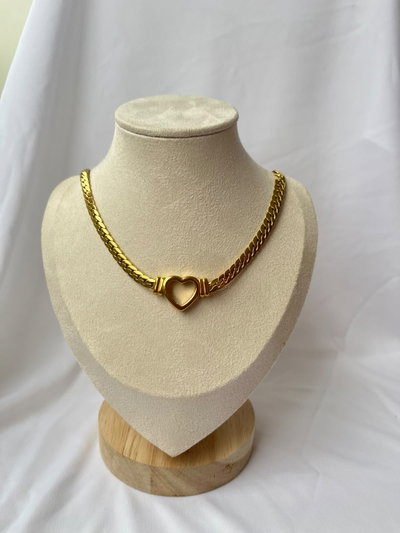 CORAZON CON CADENA PLANA
