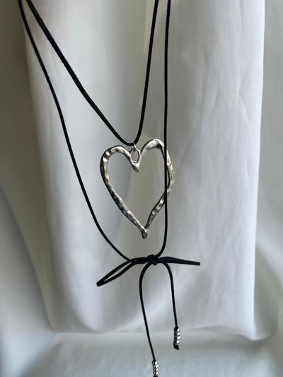 CHOKER GAMUZA CORAZÓN GRANDE