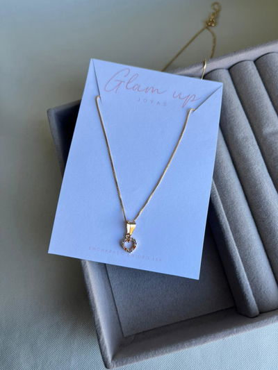 CORAZÓN CALADO CON MICROPAVE DE COLORES