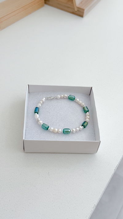 Pulsera Perlas y Cristal Verde
