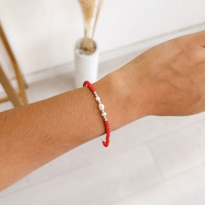 Pulsera Roja y Perlas de Rio