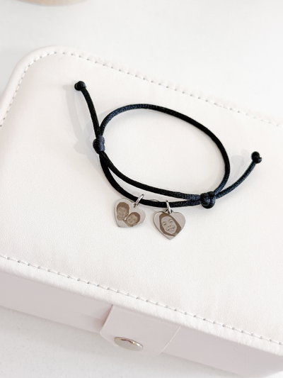 Pulsera de hilo con 2 dijes ACERO