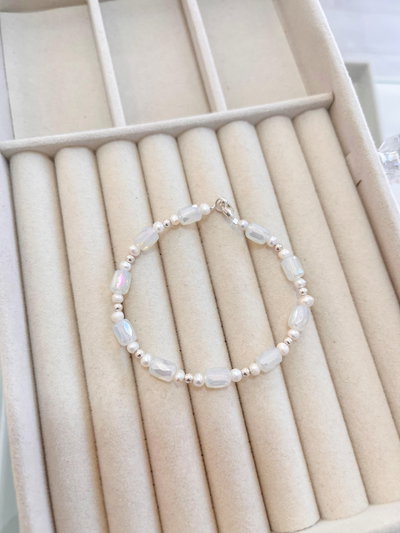 Pulsera Cristal de Roca Oval y Perlas