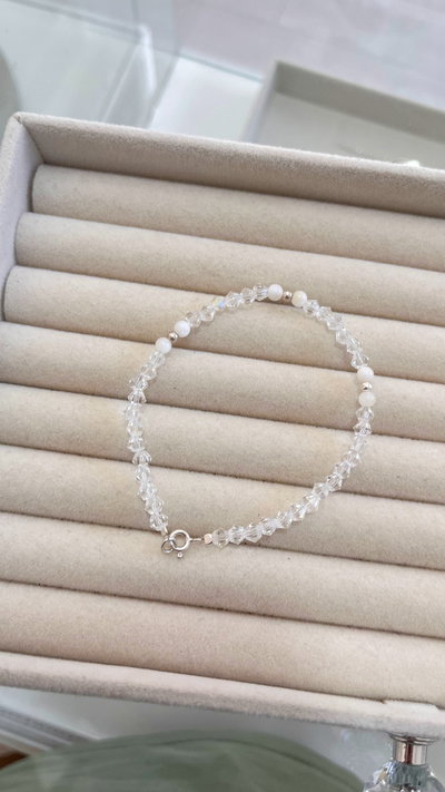 Pulsera Cristal de Roca y Perlas