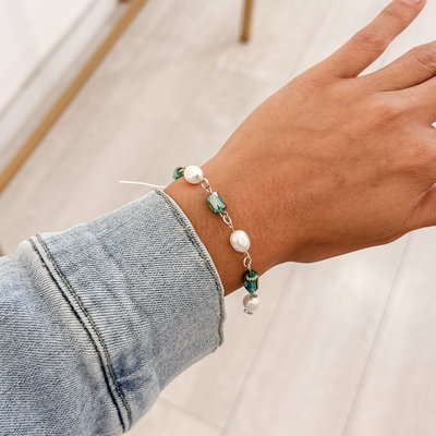 Pulsera Perlas de rio con Cristal Verde