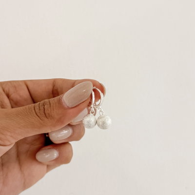 Argollas Bolitas Arenadas| PLATA LAMINADA