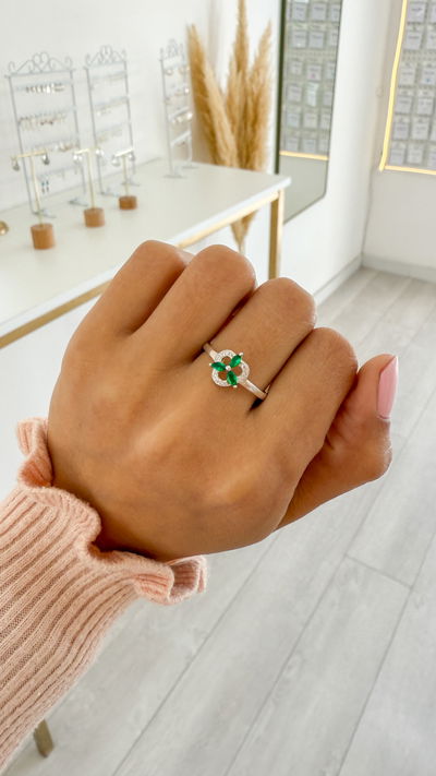 Anillo Flor verde T17