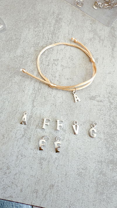 Pulsera con Letra DÍA DEL AMIGO