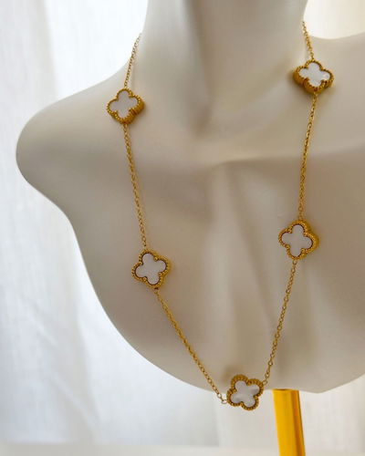 Collar Trébol Blanco ACERO DORADO WATERPROOF