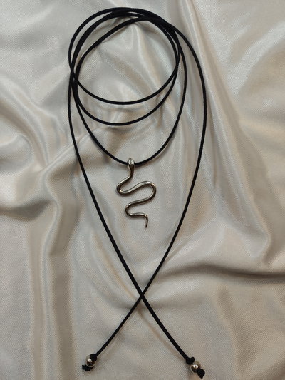 Collar de Gamuza Multiusos Negro