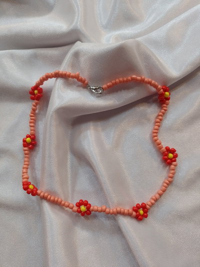 Collar de mostacillas florcitas 