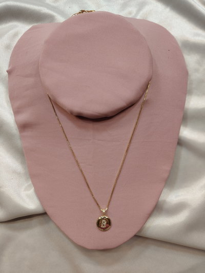 Inicial B con strass