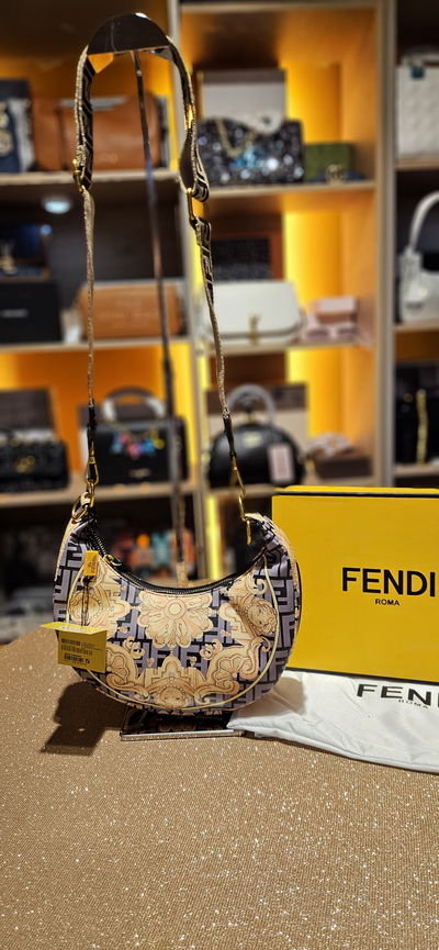 Cartera Fendi - Versace
